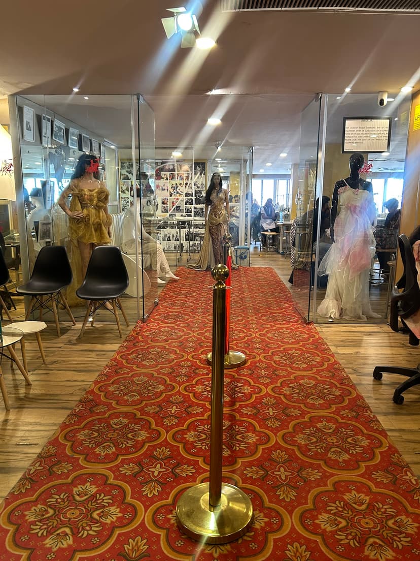 IDeA World College - Thomas Tower: Interior, Fashion and Graphic Design School project