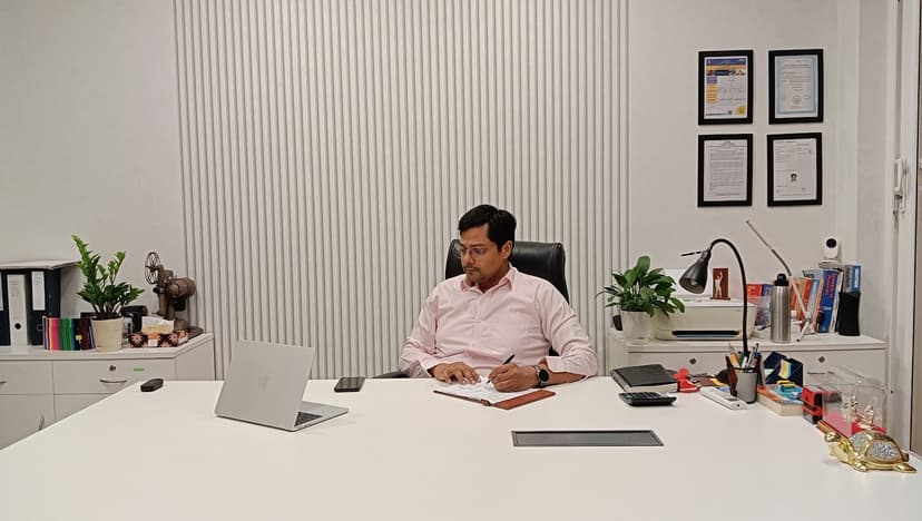 Jhari & Jhari Architects | F Nagar interior