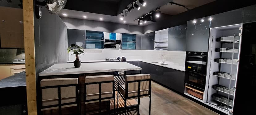 RADON Exclusive Outlet project